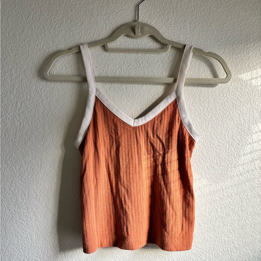 Cropped V-Neck Tank in Rust